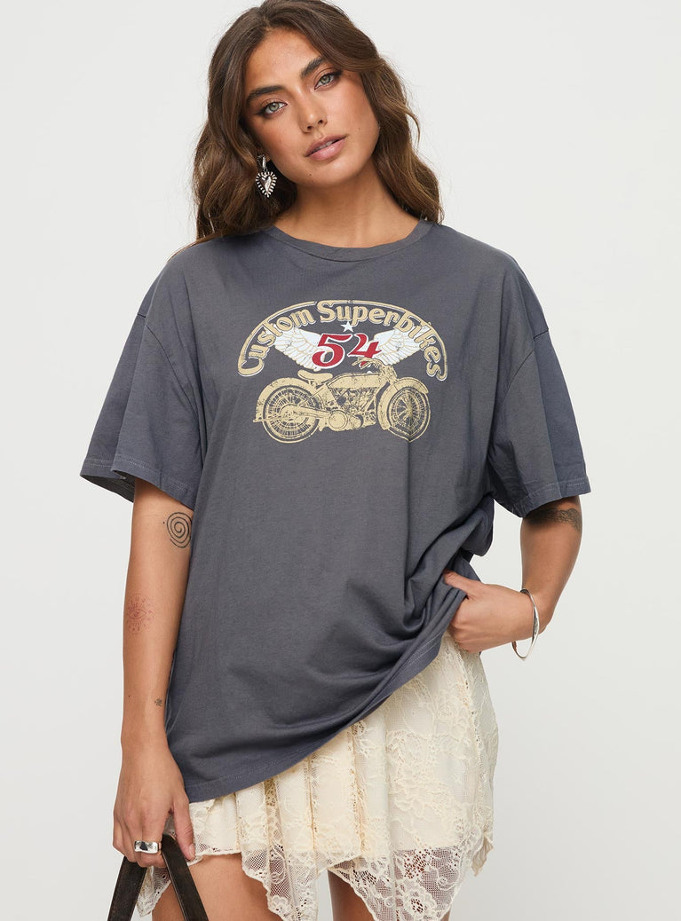 Graphic tee Crew neckline, drop sleeve  Non-stretch material, unlined 