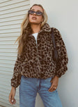 Faux fur jacket Leopard print, visible zip fastening, two hip pockets, pleated cuffs, relaxed fitting Non-stretch material, fully lined 