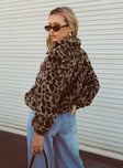Faux fur jacket Leopard print, visible zip fastening, two hip pockets, pleated cuffs, relaxed fitting Non-stretch material, fully lined 
