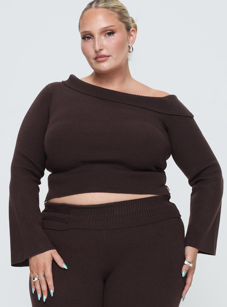 Princess Polly Curve  Off-the-shoulder top Folded neckline, split at sides  Good stretch, unlined  Princess Polly Lower Impact