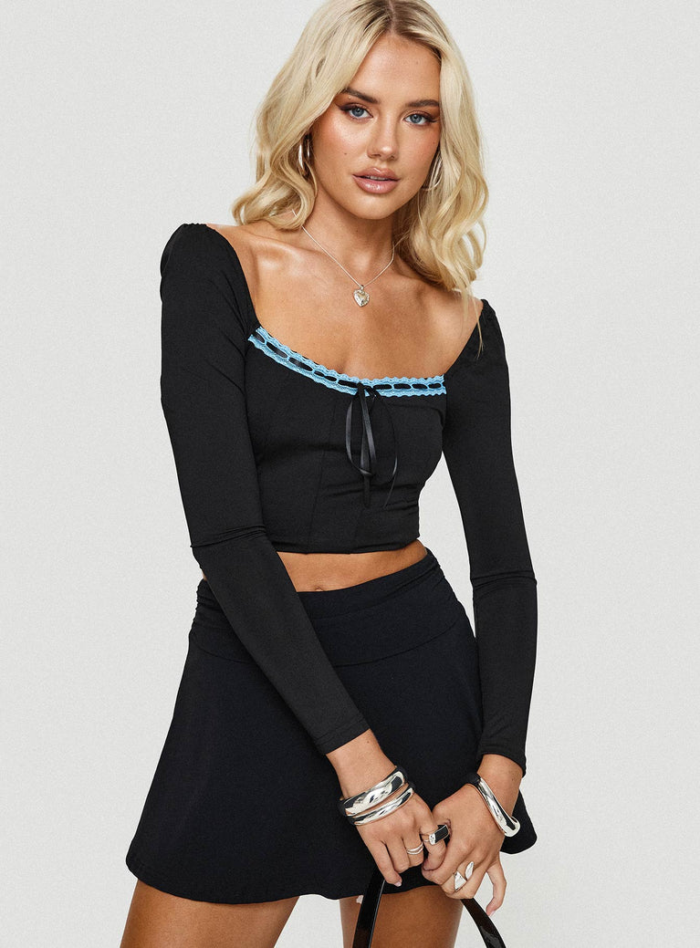 Princess Polly Lower Impact Long sleeve top  Lace detail, ribbon tie at bust, elasticated shoulders Good stretch, lined body 