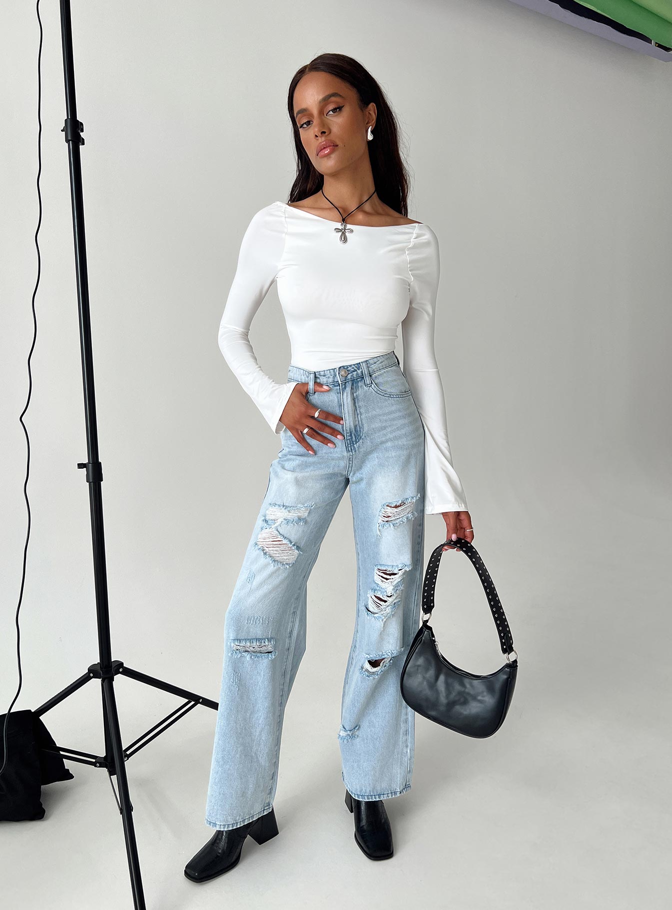 product Princess Polly Mid Rise  Bilston Boyfriend Jeans Light Wash Denim