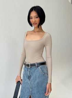 Long sleeve bodysuit, scoop neck High-cut leg, cheeky bottom, press clipping fastening