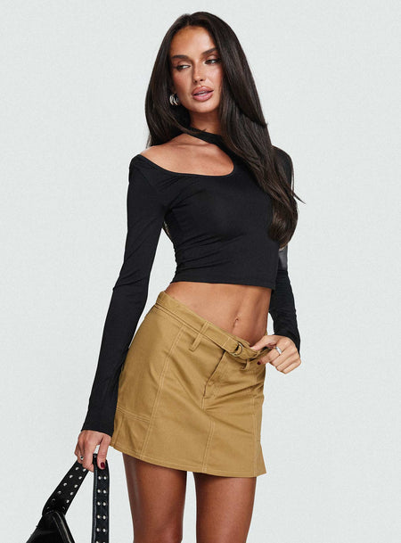 Mini skirt Zip & button fastening, belt looped waist, gold-toned hardware, pleated detail Non-stretch material, unlined 
