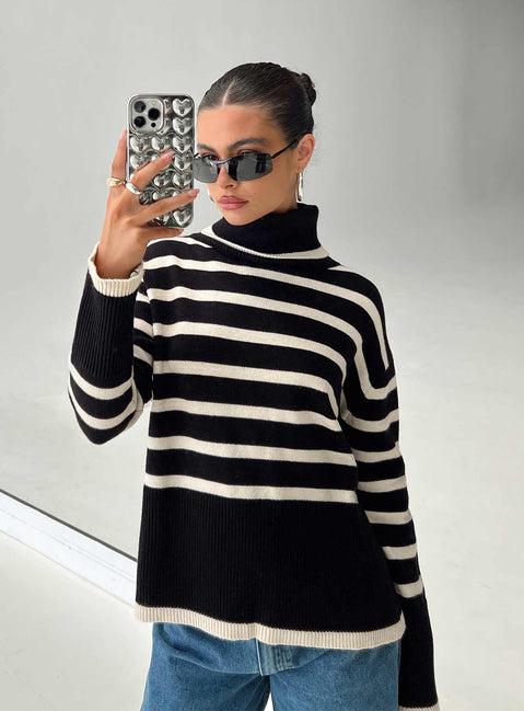  Turtle neck sweater Striped print, drop shoulder, ribbed hem & wrist cuffs, split hems at side Good stretch, unlined 