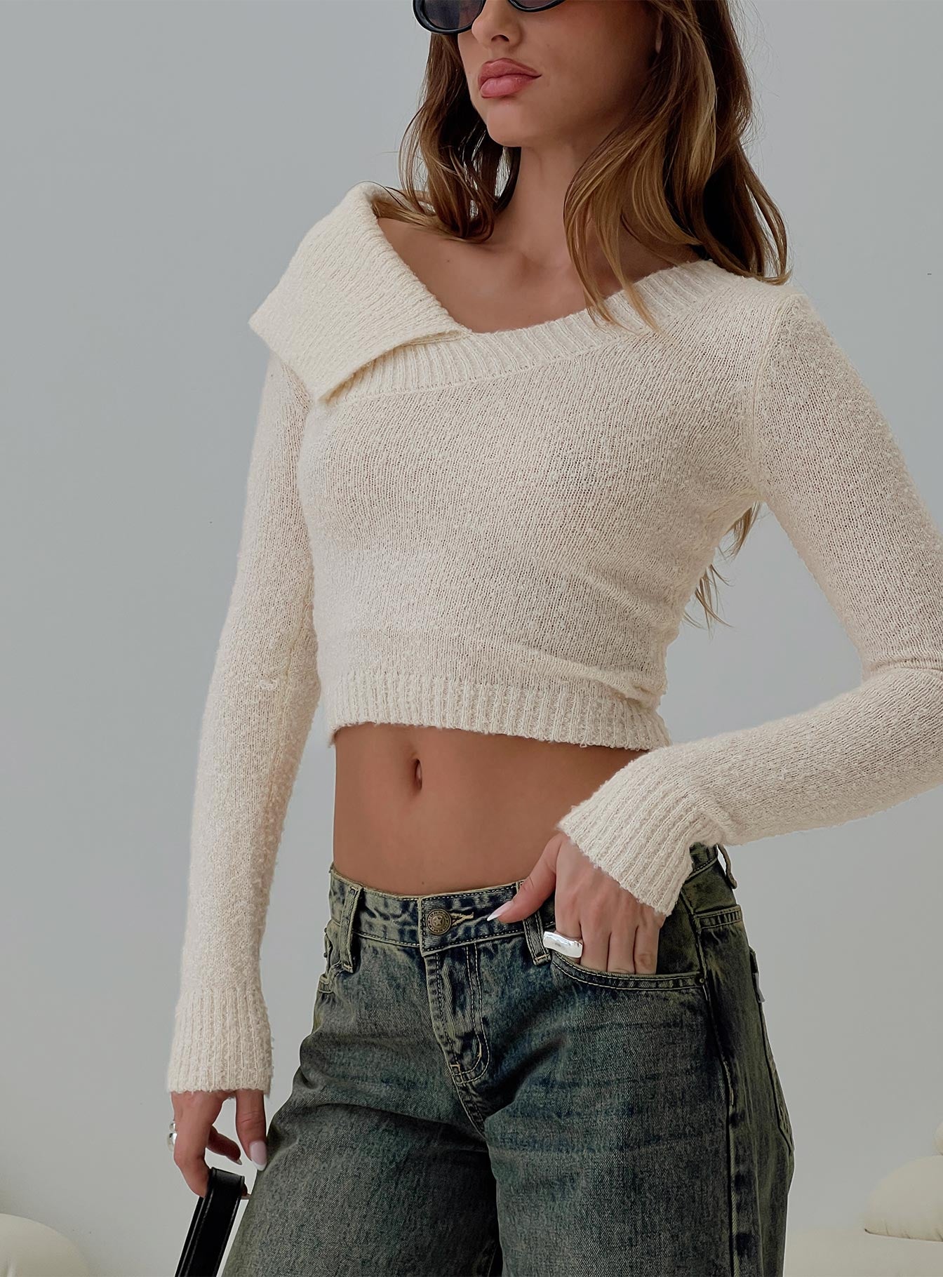 Long sleeve top Knit material, fold detail at bust, one-shoulder style, ribbed trim Good stretch, unlined 