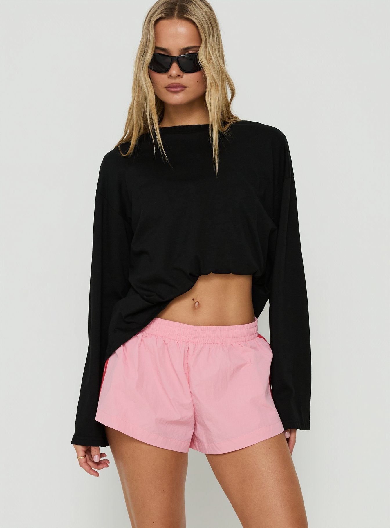 Borderline Track Short Pink / Red