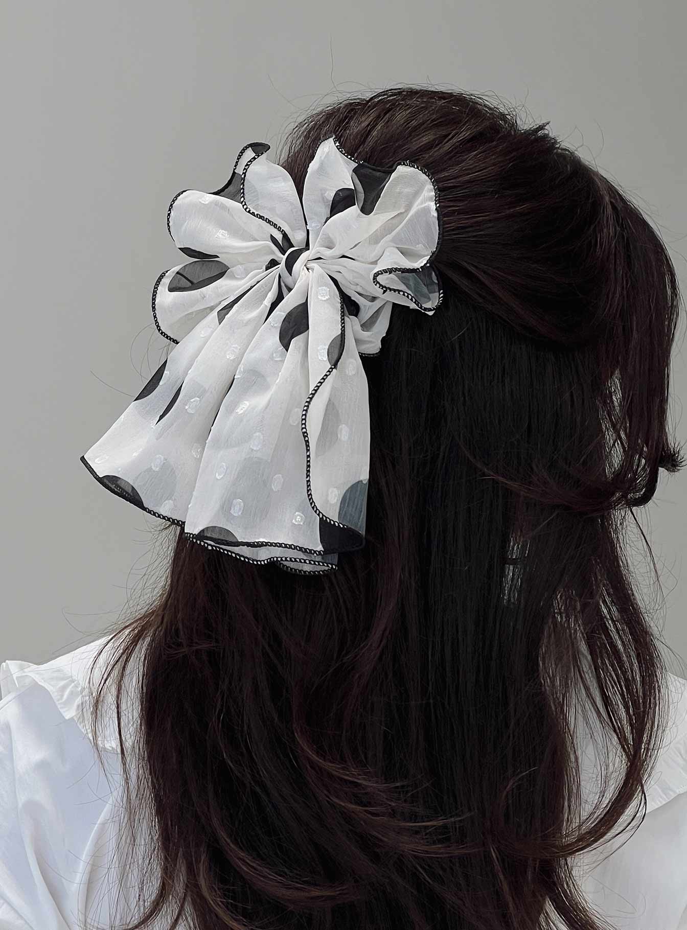 All You Need Hair Bow White / Black