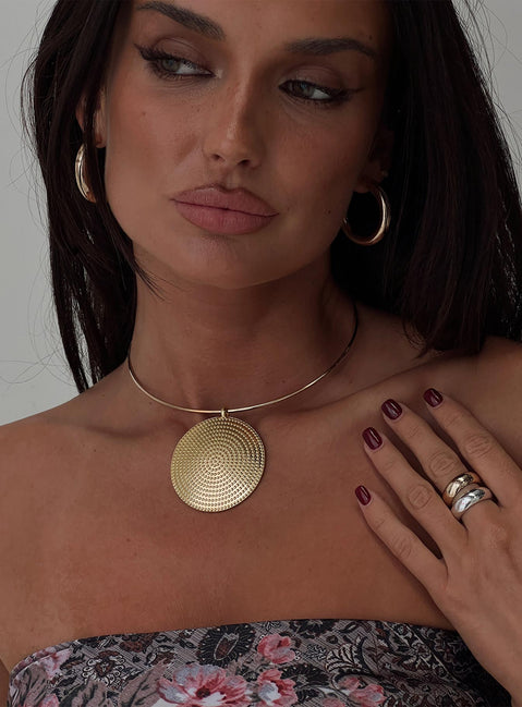 Gold-toned necklace Fixed shape, lobster clasp fastening, large pendant Princess Polly Lower Impact