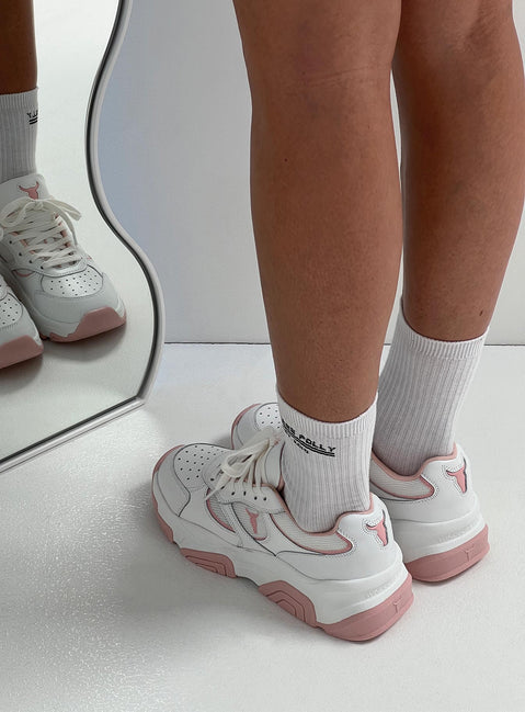 Sneakers Platform design, lace-up fastening, stitched bullhead feature Leather upper, rubber outsole, synthetic lining