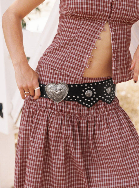 Outta Town Heart Buckle Belt Black / Silver
