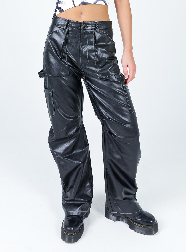Pants Oversized fit Faux leather material  Cargo pants style  Mid-low rise  Zip & button fastening Belt looped waist  Oversized pockets  Pleated detail on inner leg  Wide leg 