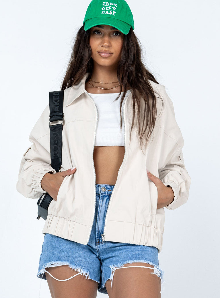 Jacket  Oversized fit  Shell: 100% cotton  Lining: 100% polyester  Classic collar  Twin hip pockets  Arm pockets  Zip front fastening  Elasticated waistband & cuffs 