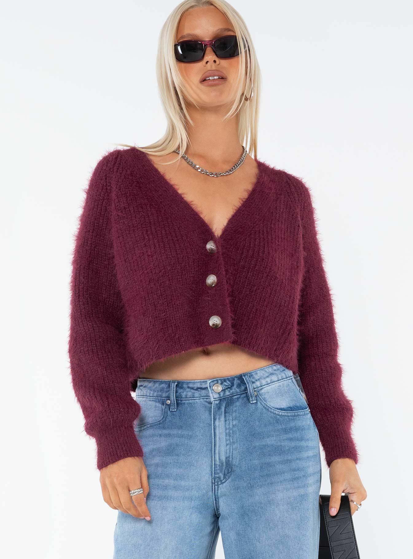 Cropped knit cardigan V-neckline, button fastening at front