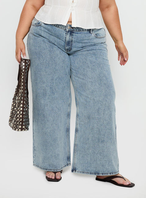 Ellanor Low Rise Straight Leg Light Blue Curve