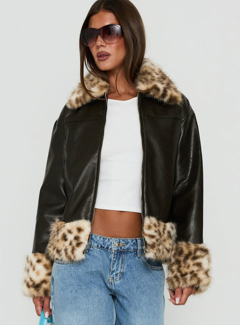 Stevvie Faux Fur Collared Jacket Black / Leopard