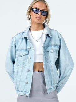 Oversized denim jacket Light wash denim Classic collar Four-pocket design Buttons fastening at front Silver-toned hardware