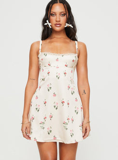 Front view of model wearing  front Princess Polly Square Neck  Remini Satin Mini Dress Floral