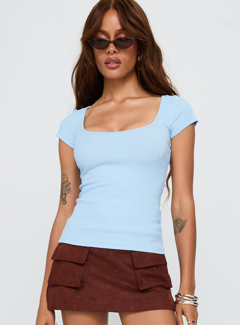 front view of model wearing Princess Polly Baseline Scoop Tee Light Blue Short Sleeves Scoop Neck 