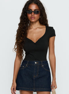 front view of model wearing Princess Polly Laretta Button Up Bodysuit Black Short Sleeve 