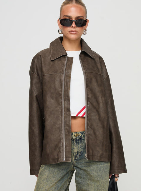 Faux leather jacket Oversized fit, classic collar, drop shoulder, zip fastening, twin hip pockets Good stretch, fully lined 
