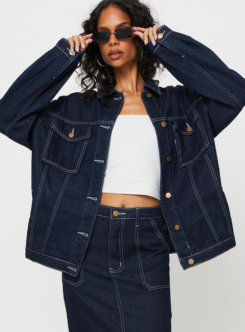 Denim shacket Classic collar, button fastening at front, twin chest pockets