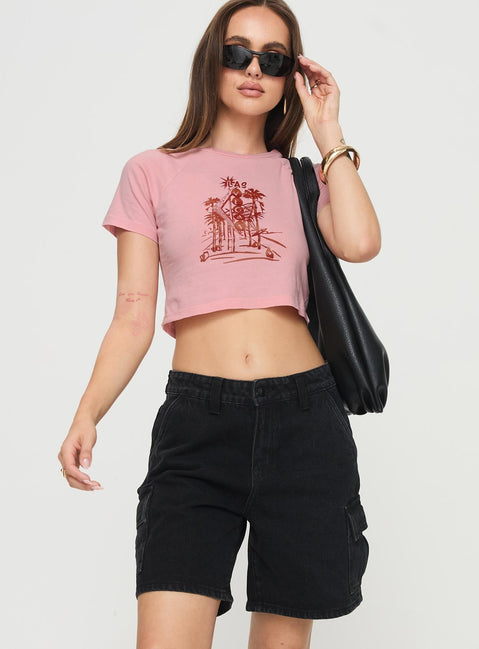 Dark wash denim shorts Belt looped waist, zip & button fastening, six pockets, adjustable waistband with press button fastening Non-stretch material, unlined