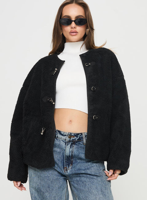  Teddy coat Relaxed fit, twin hip pockets, drop shoulder, gold-toned clasp fastening down front  Non-stretch, fully lined 