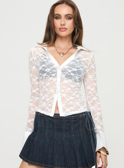 Long sleeve top Collared, lace material, button fastening Good stretch, unlined, sheer