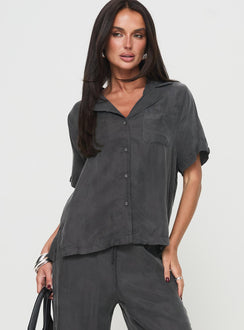 Shirt Oversized fit, button fastening, classic colour, single breast pocket Non-stretch material, unlined 