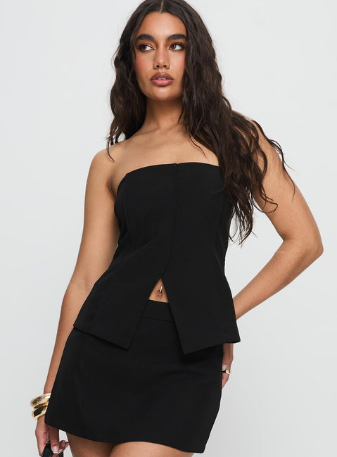 Lavish Living Strapless Top Black