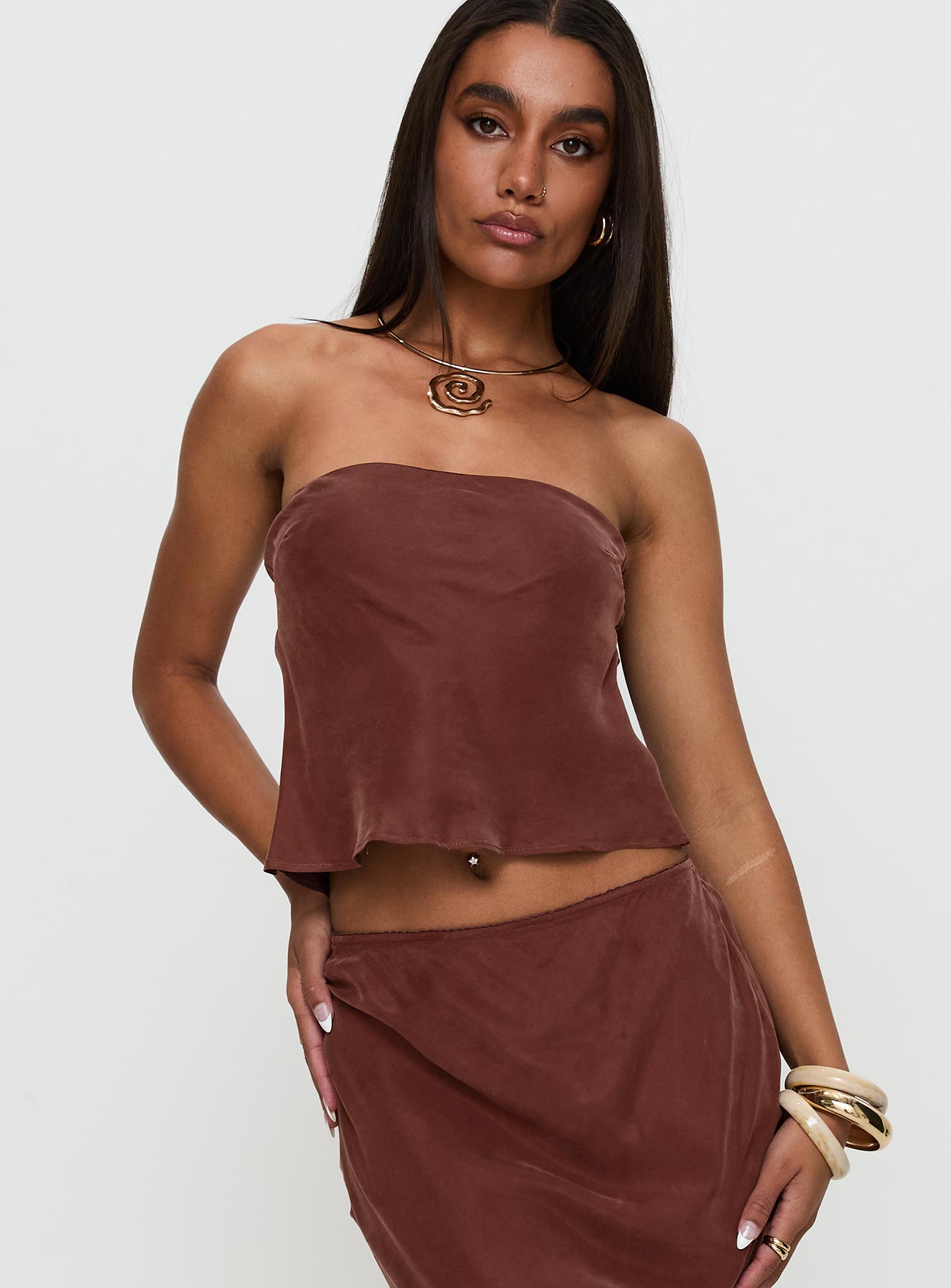 front view of model wearing Princess Polly Lucelia Strapless Top Brown Sleeveless straight 