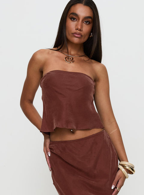 front view of model wearing Princess Polly Lucelia Strapless Top Brown Sleeveless straight 