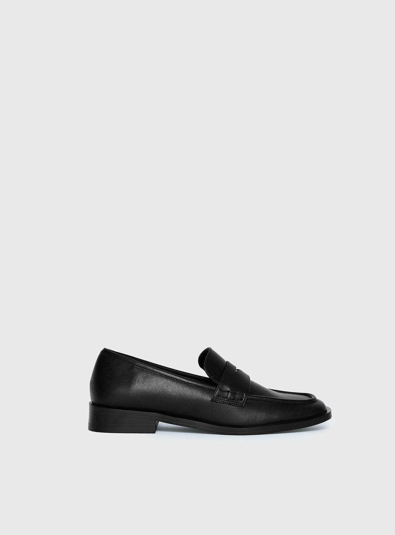 Ratana Flat Loafers Black