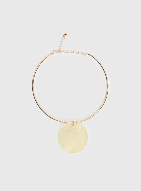 Kinzee Shell Pendant Necklace Butter / Gold