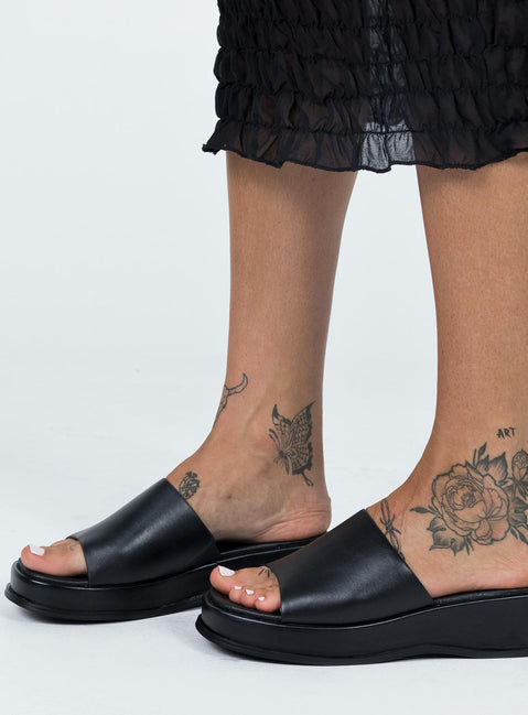 Bayshore Sandals Black