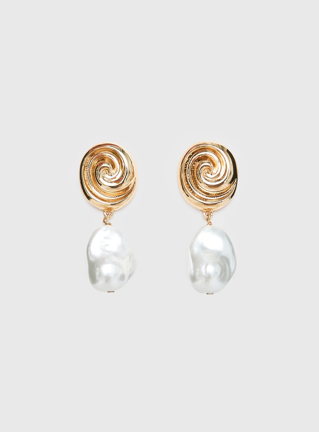 Lucky For You Pearl Drop Earrings Gold