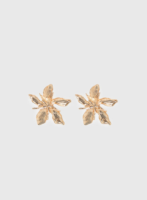 Impeccable Earrings Gold