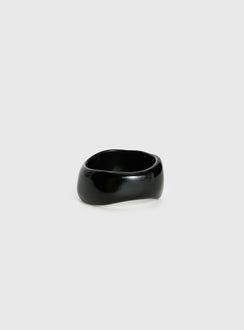 Madlen Resin Cuff Black