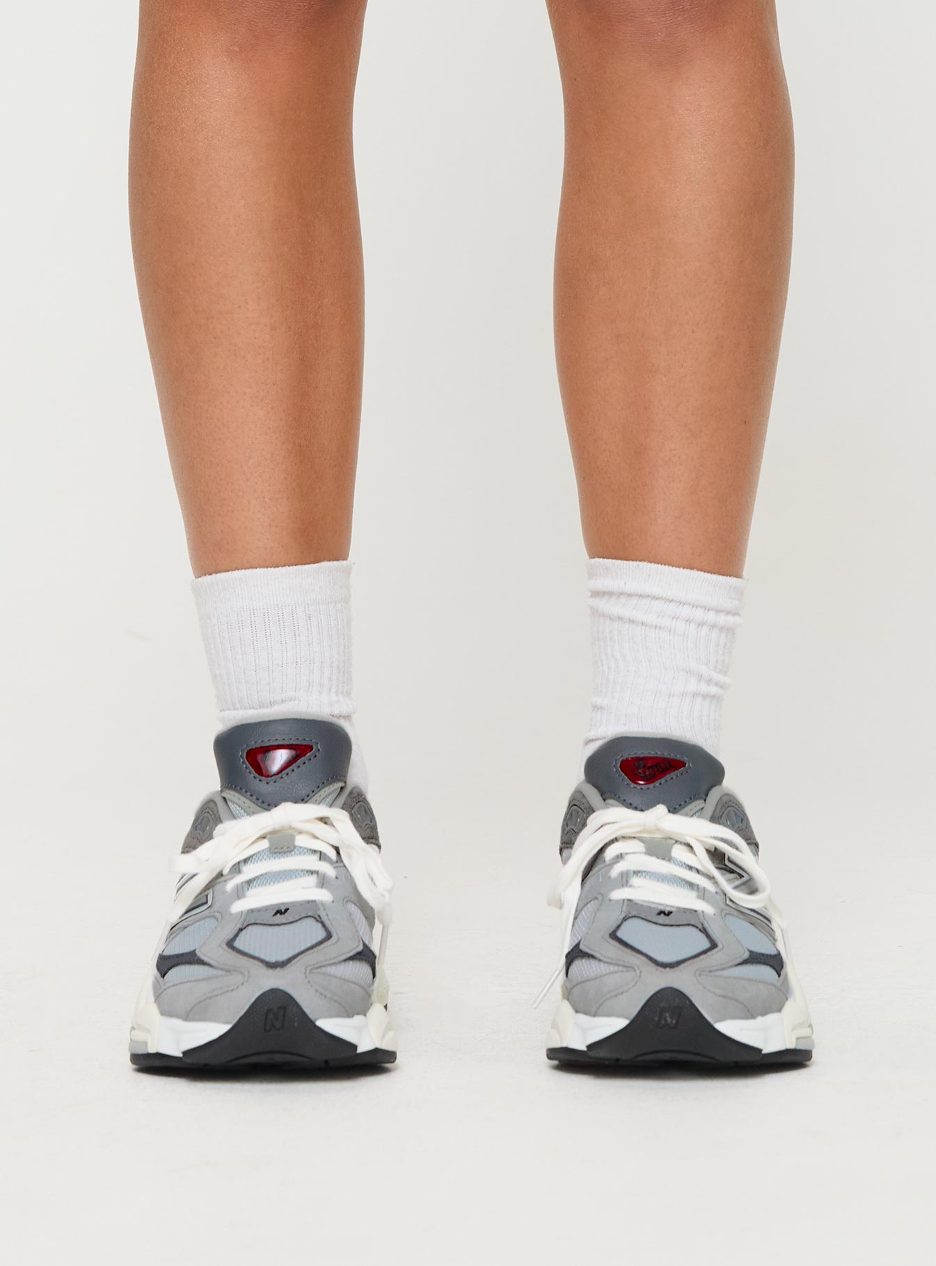 sneakers Chunky design, lace-up fastening, treaded sole, padded footbed