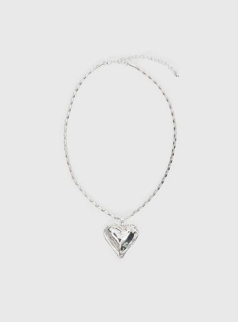 Fascinated Heart Pendant Necklace Silver