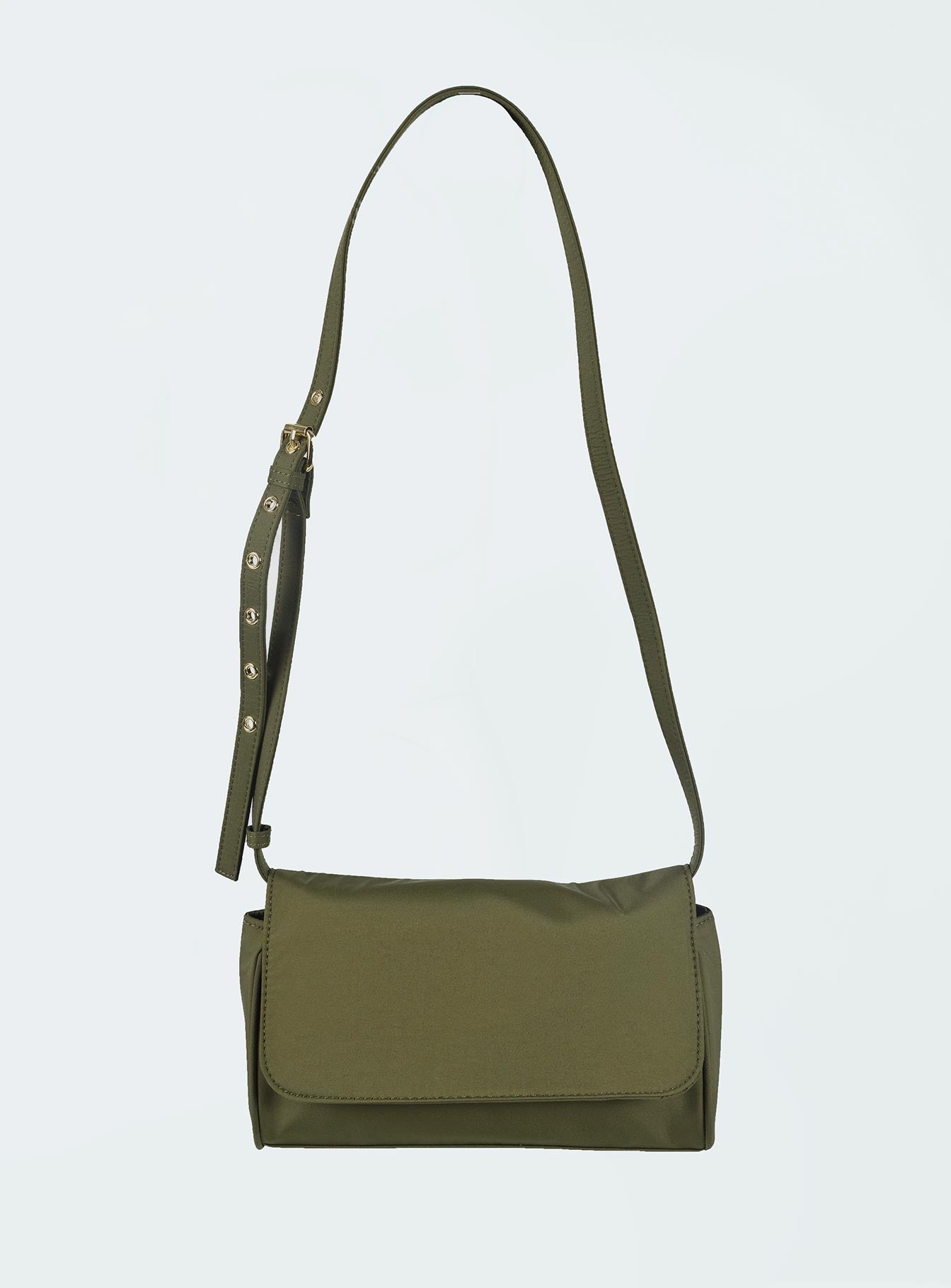 Crossbody bag Adjustable crossbody strap Gold-toned hardware Magnetic button fastening Internal zip pocket & card slip  Flat base