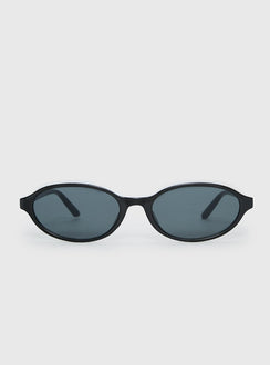 Captivation Oval Sunglasses Black