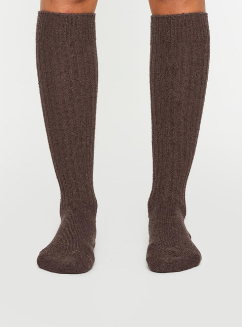 Boderline High Knee Ribbed Socks Chocolate