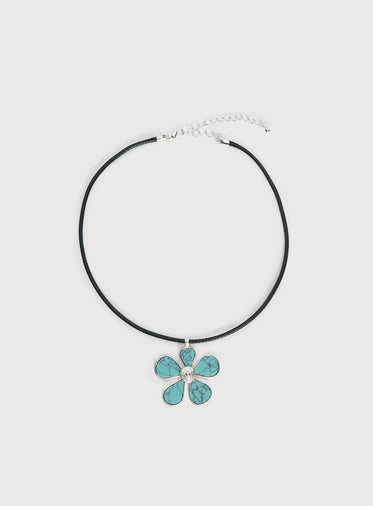 Cuteness Flower Pendant Necklace Black / Blue
