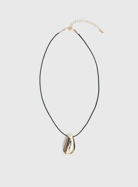 Prominent Pendant Necklace Gold