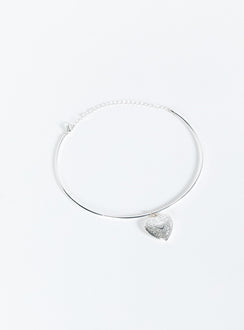 Silver-toned necklace, choker style Locket pendant, lobster clasp fastening