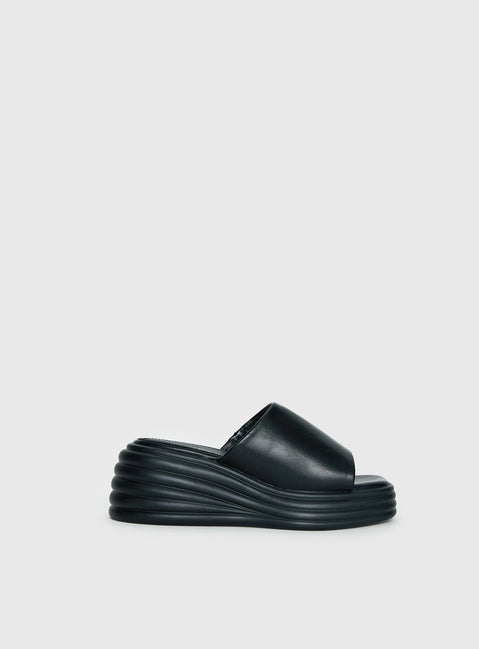 Therapy Flaunt Platform Sandals Black