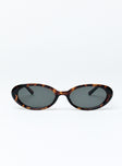 Sunglasses Slim arms and frame Moulded nose bridge Smoke tinted lens