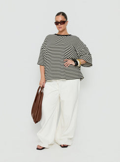 Settle Down Short Sleeve Top Black / White Stripe Curve